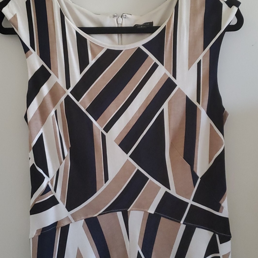 Dress - Picture 4 of 4